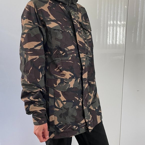 Men's Burton GORE-TEX Radial Insulated Snow Jacket - Picture 12 of 16